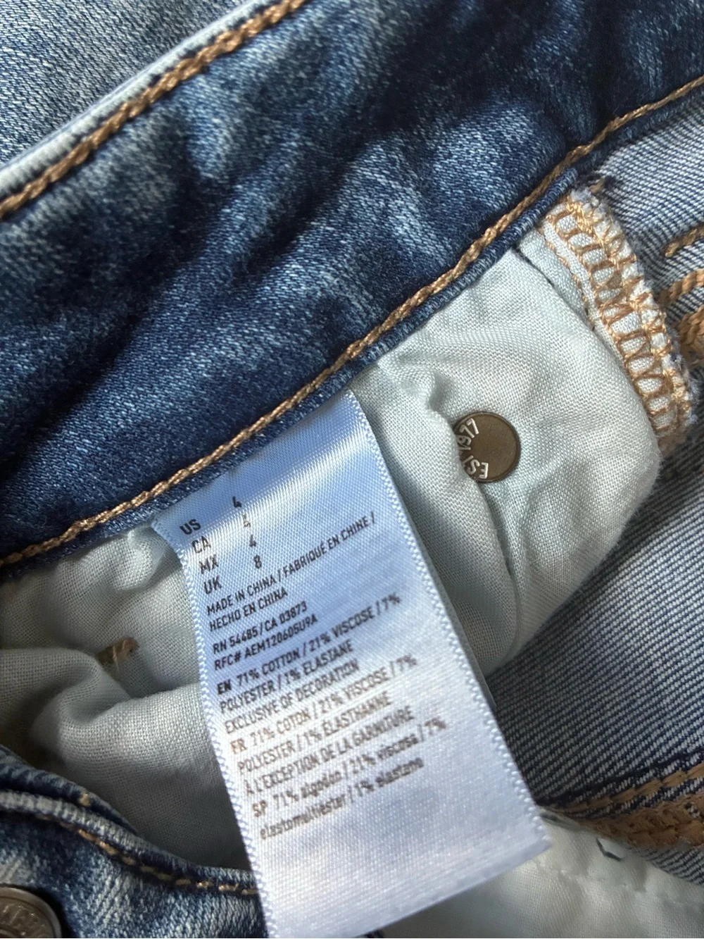 American Eagle Outfitters Frayed Distressed Denim Shorts - Blue